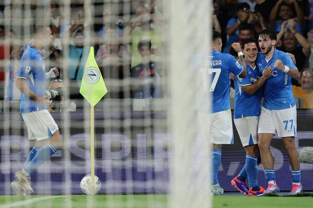 关于那不勒斯场上发挥抢眼，取得宝贵胜利的信息