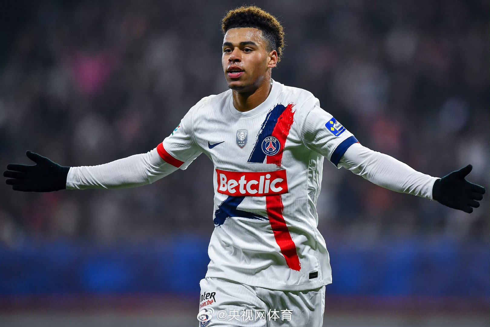 卡瓦尼帽子戏法，巴黎圣日耳曼轻松取胜的简单介绍