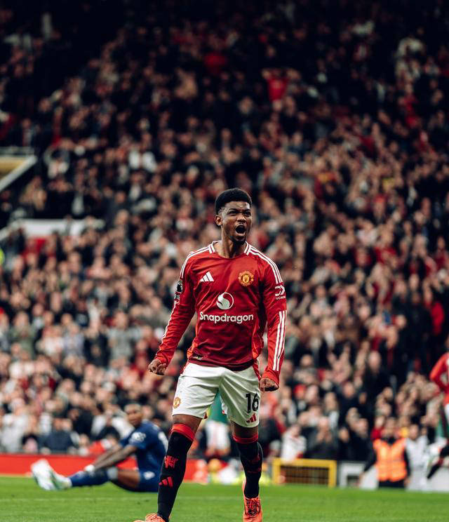 关于拉什福德倒钩破门，曼联逆转晋级的信息