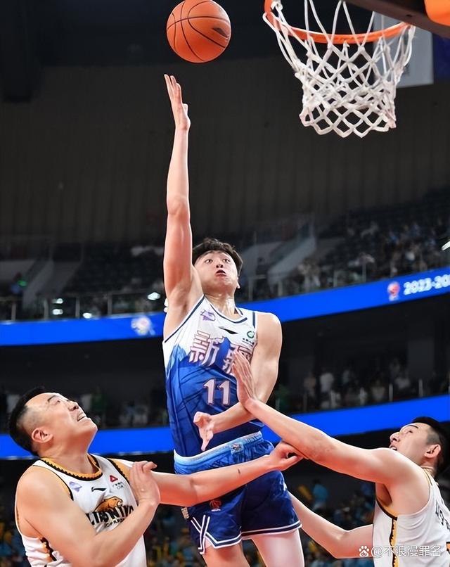 新疆男篮迎来连胜，双星燃爆火力全开领跑积分榜！的简单介绍