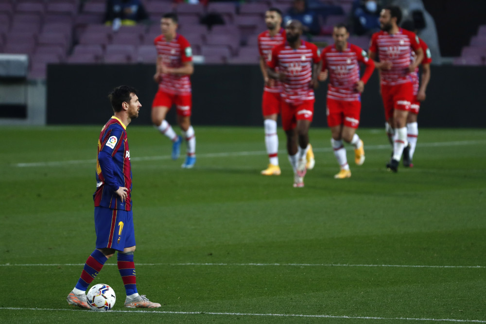 包含格拉纳达客场不敌巴塞罗那，难逃失败的词条