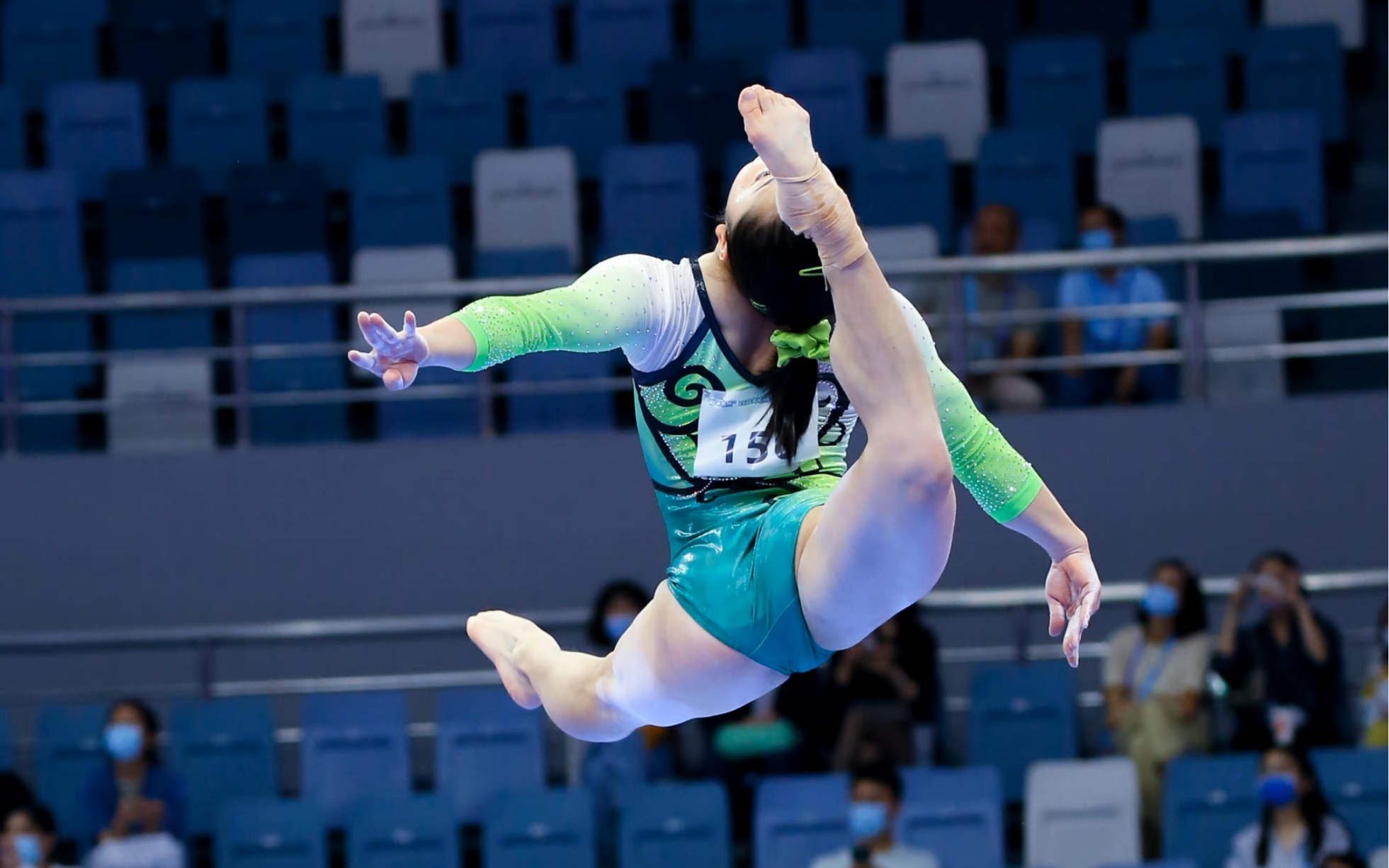 体操比赛平衡木表演精彩继续的简单介绍