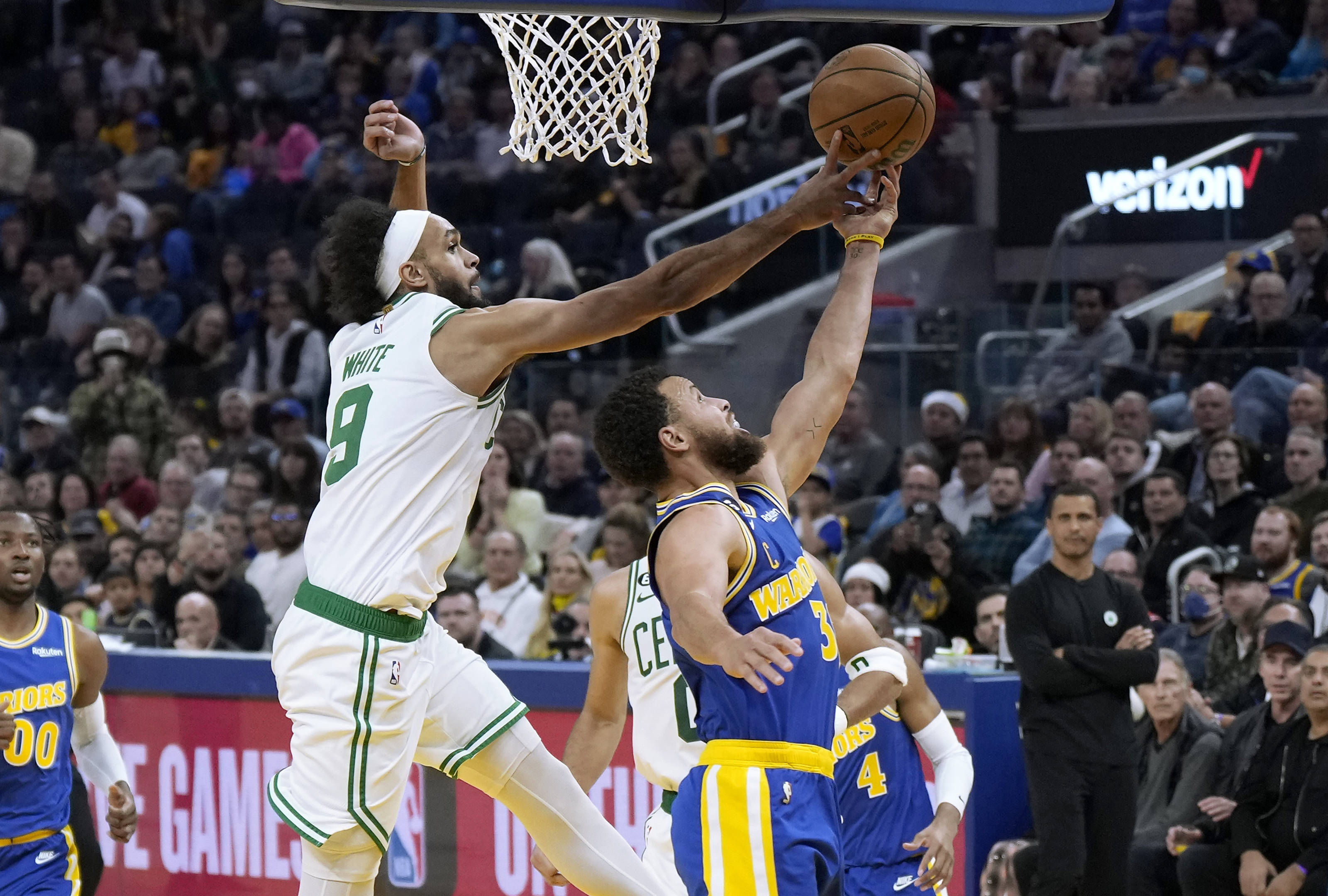 欧洲球员在热尔布表现抢眼，全场观众为之喝彩的简单介绍