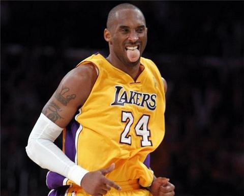 篮球明星的精彩表现赢得球迷喜爱