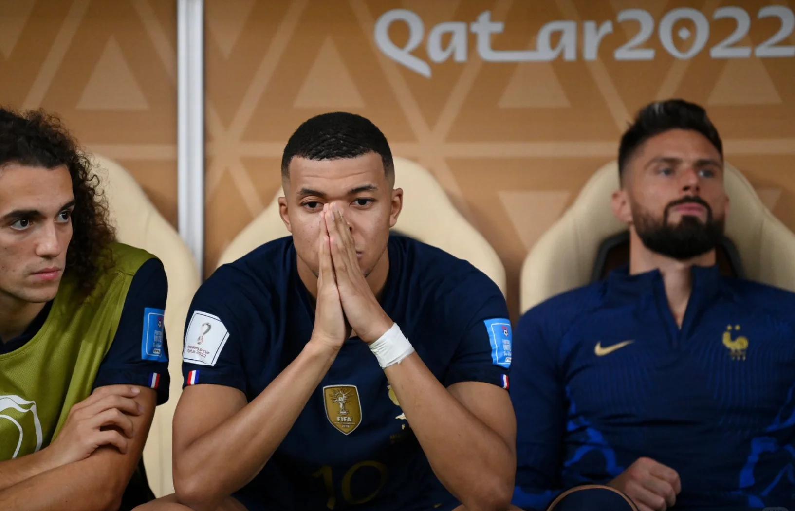 法国球队积极备战，为重要比赛做准备