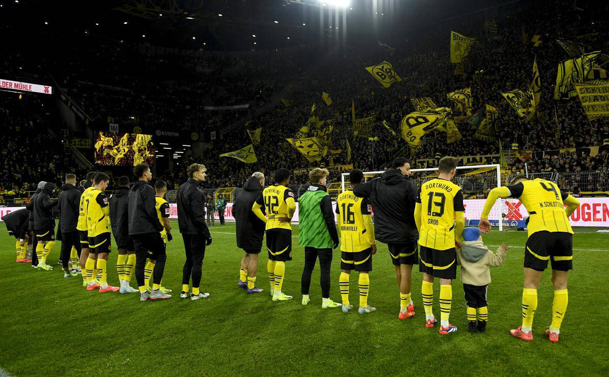 多特蒙德赞扬球队团结一心，共赴胜利的简单介绍