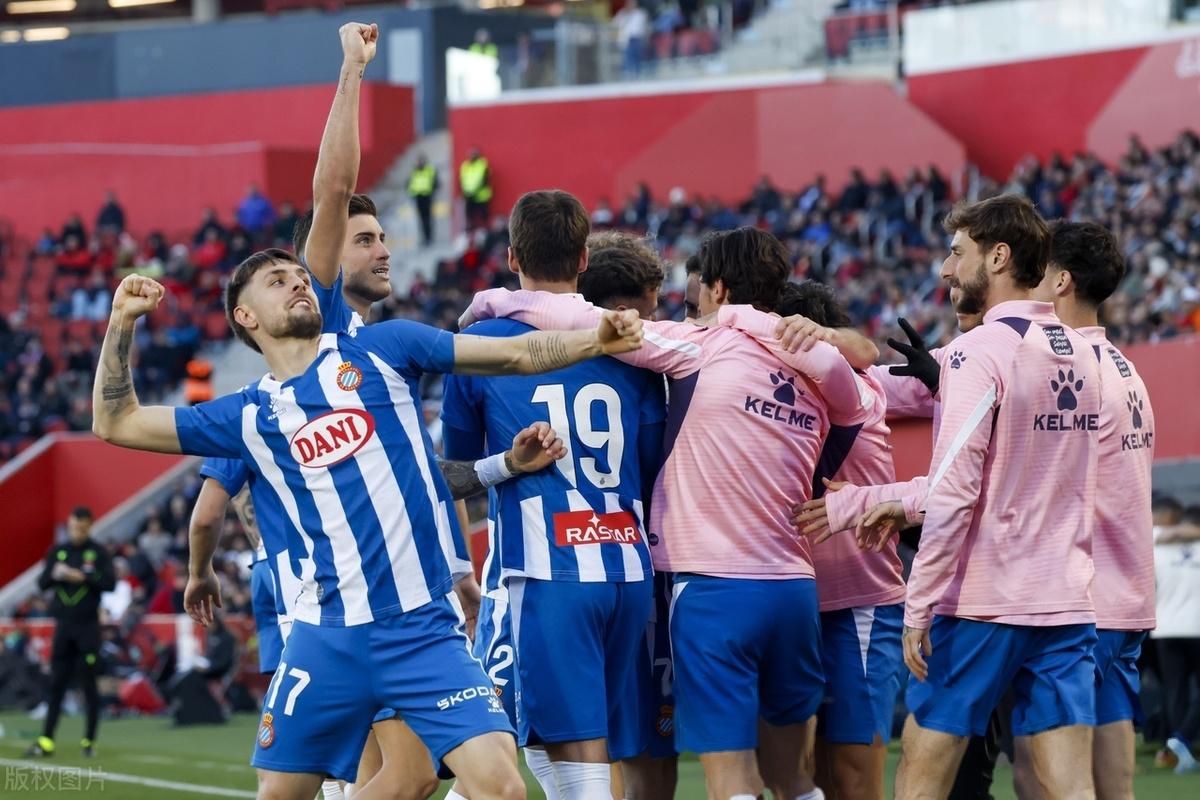 格拉纳达客场逼平巴列卡诺，保持稳定表现