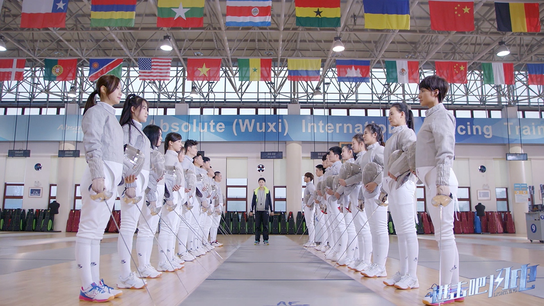 马来西亚击剑新秀怒涛冲刺，向前冲