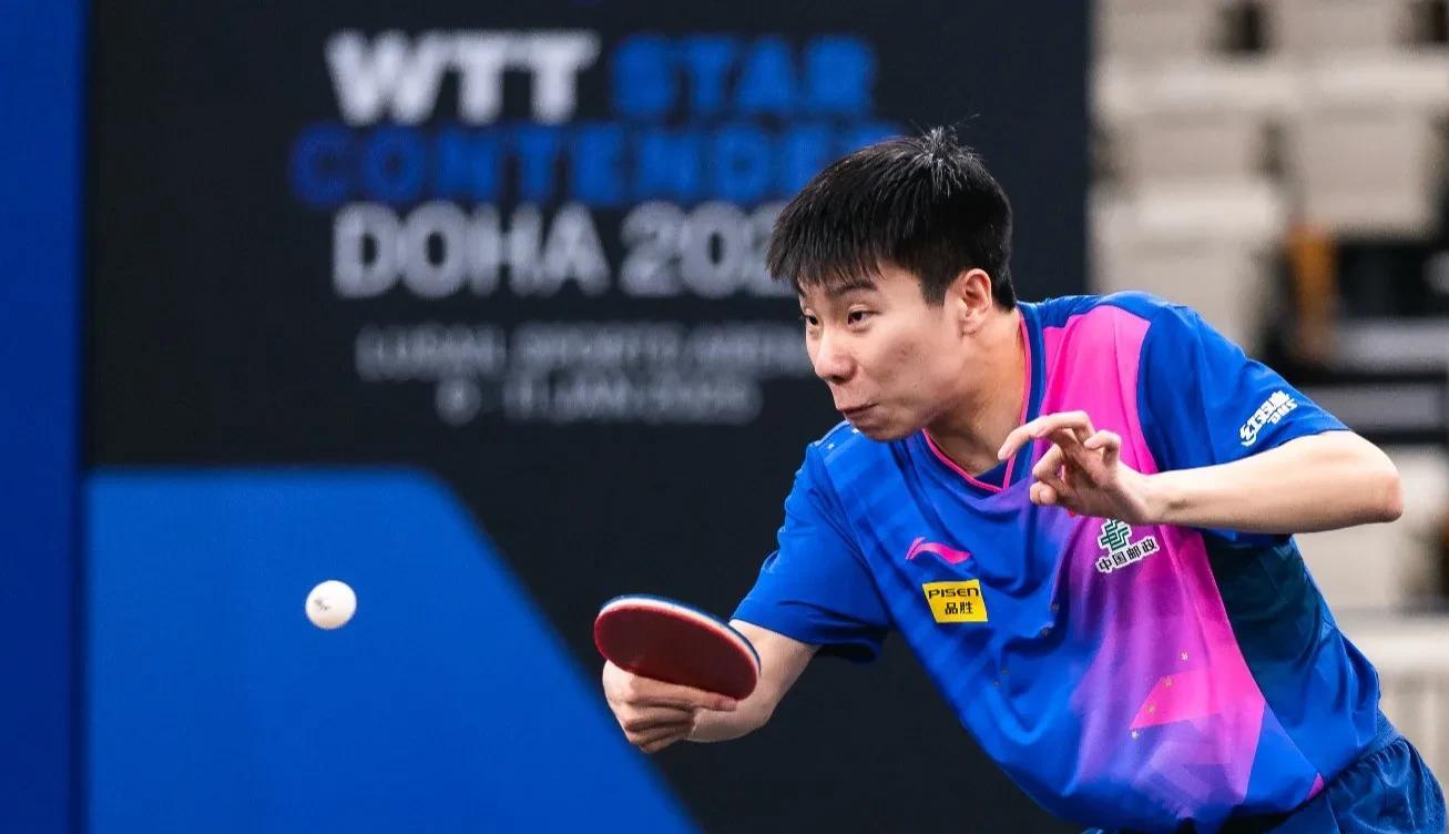 老鹰队年轻新秀崭露头角，闪耀赛场的简单介绍