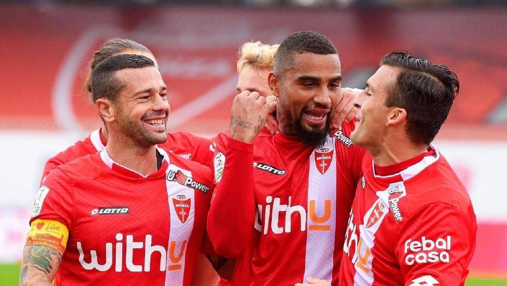 新疆乌鲁木齐主场大捷，保级形势乐观