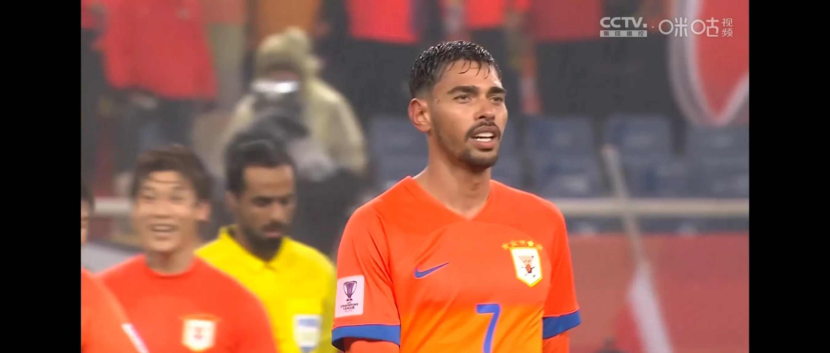 卡尔斯鲁厄队新援表现抢眼，成泰梅尔德最大助力