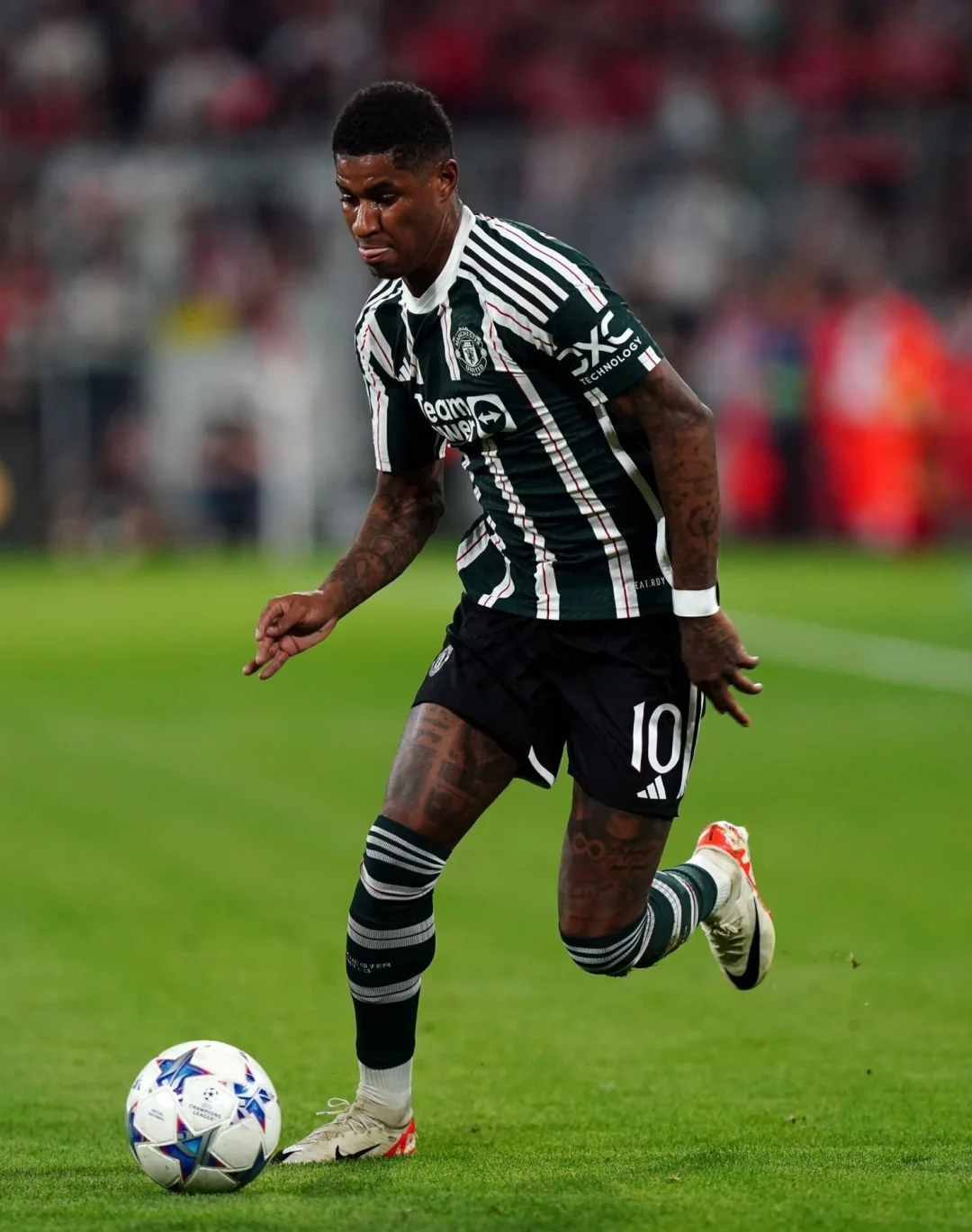 曼联客场有望反弹，球迷期待