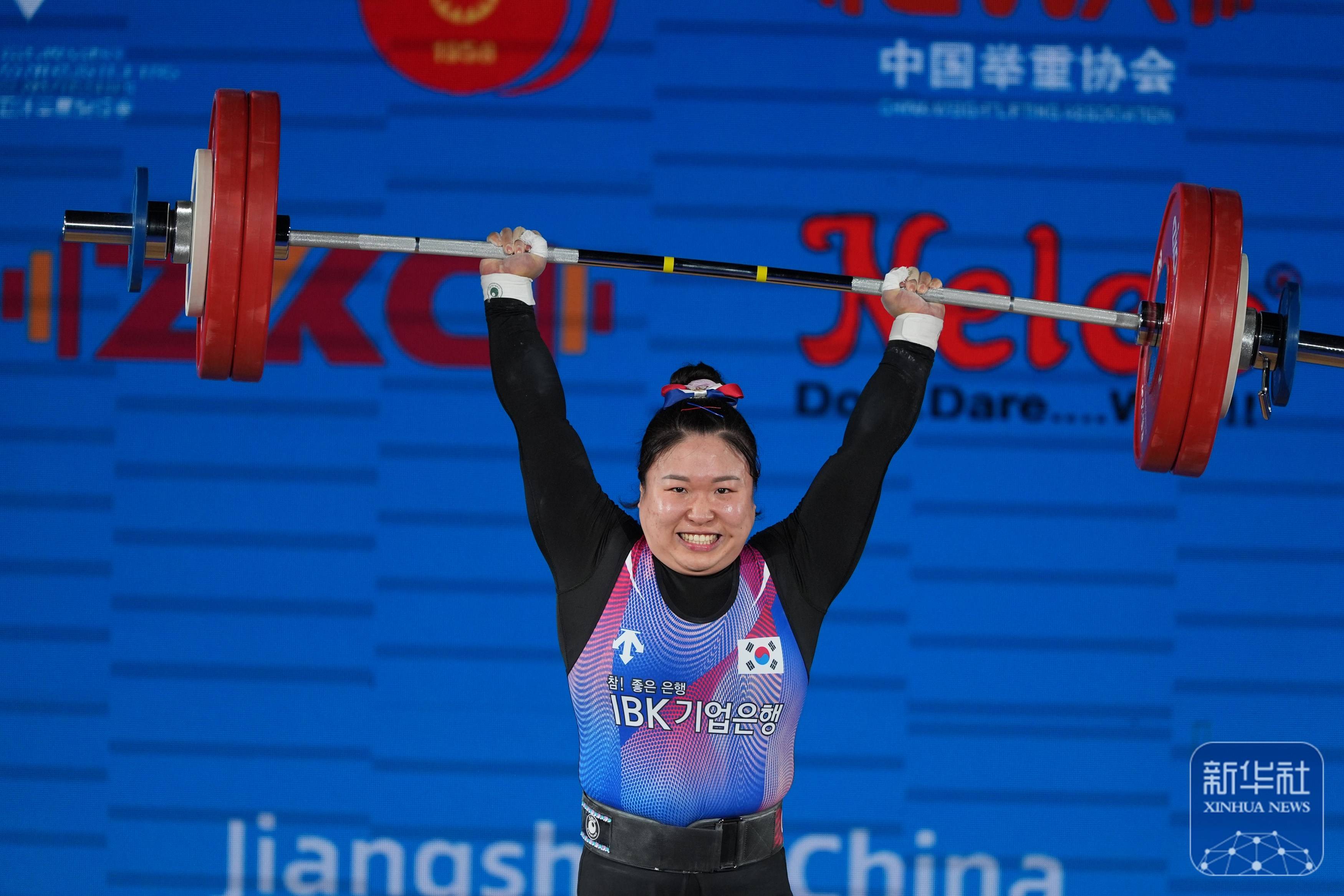 关于举重选手挥霍实力，冠军花落谁家？的信息