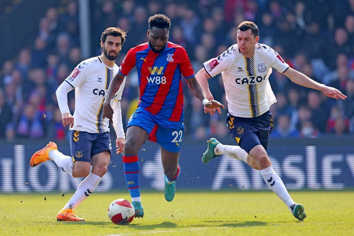 阿尔勒主场战平伯恩茅斯，双方握手言和