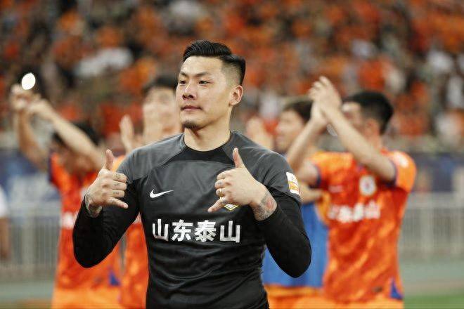 王大雷扑点立功，建业主场持平华夏的简单介绍