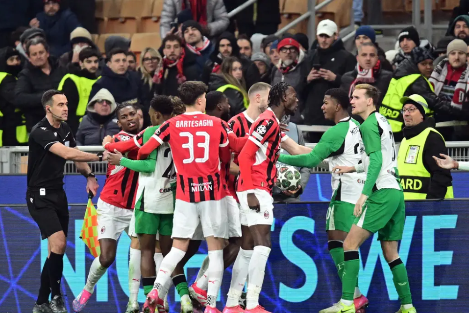 AC米兰后卫助攻破门，助球队获胜的简单介绍