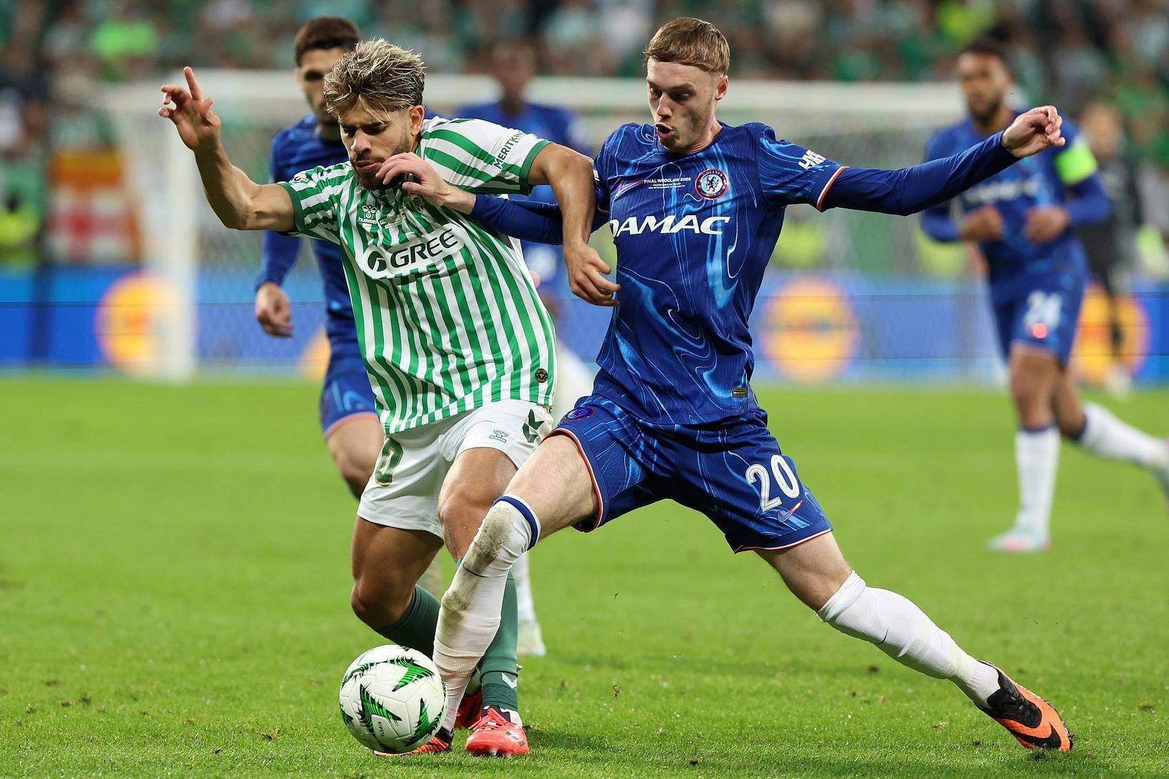 切尔西大胜对手，轻松碾压晋级欧冠四强