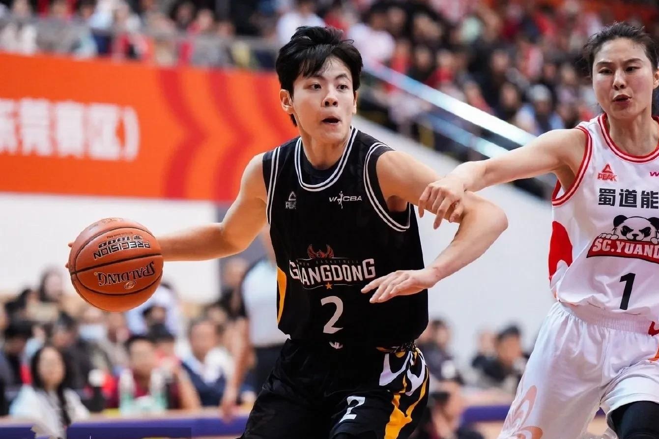 卡尔斯鲁厄胜出河神，击败对手夺冠