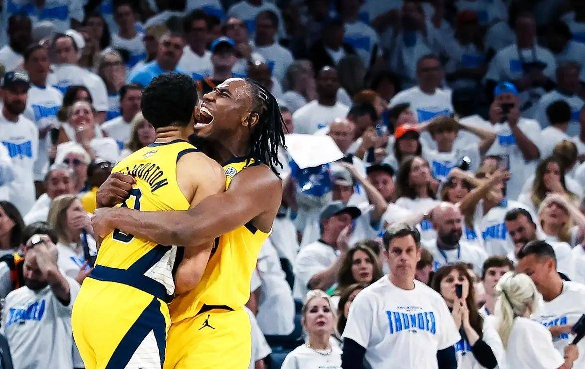 包含惊险绝杀瞬间震撼，球队豪取胜利的词条