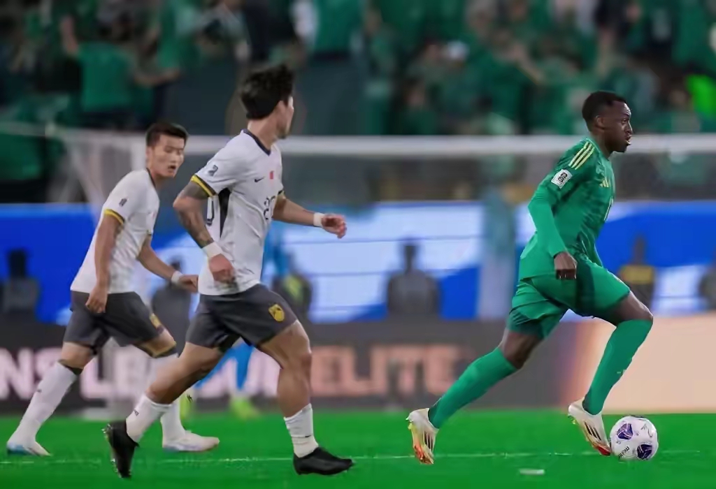 大户球队意外输球，热门之争引爆激烈竞争