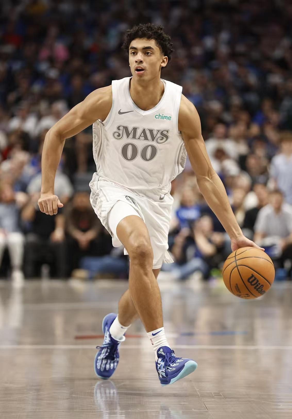 独行侠球员表现出色，冲进西部前八之列