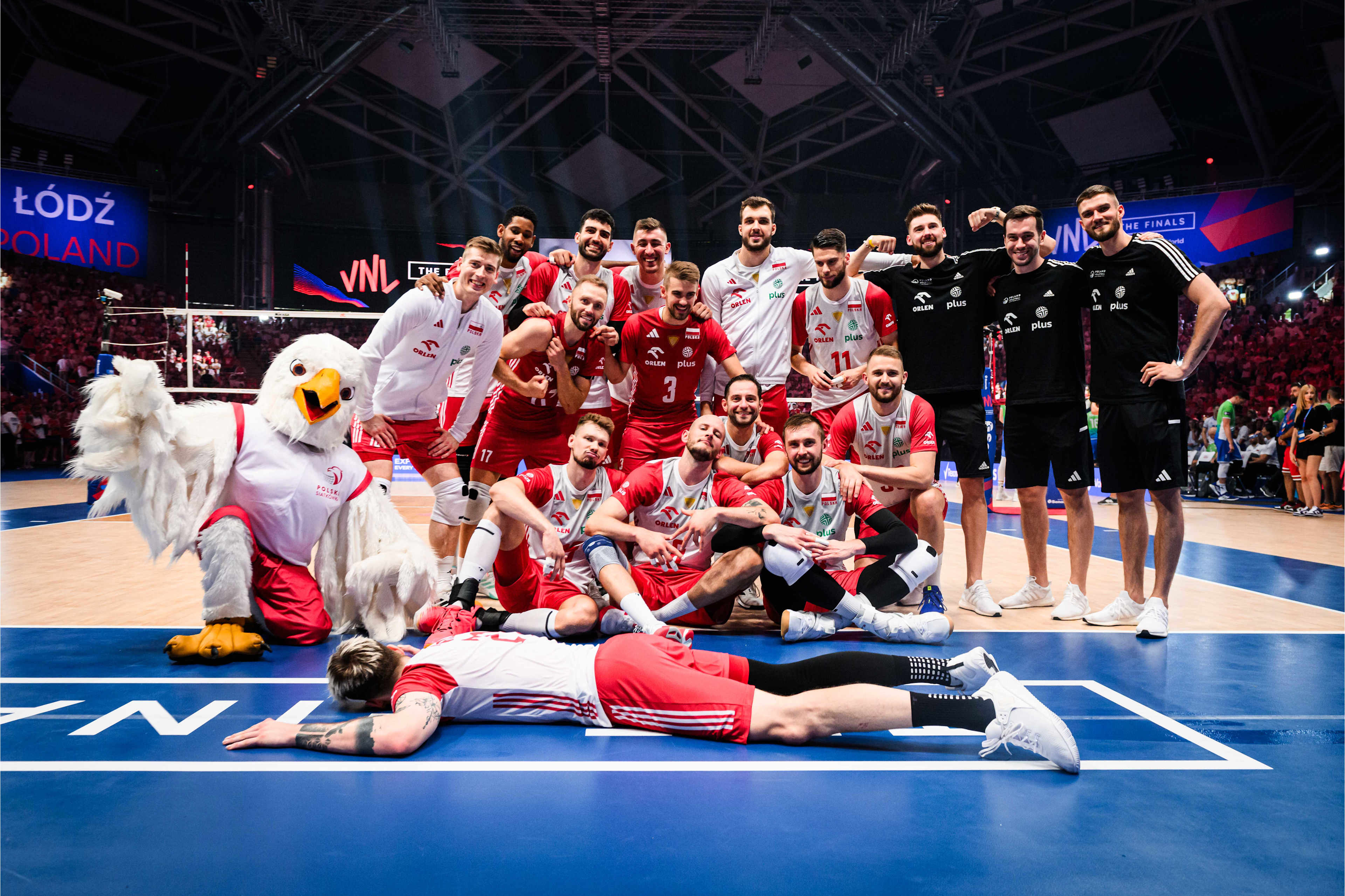 斯洛文尼亚队晋级欧锦赛，夺冠