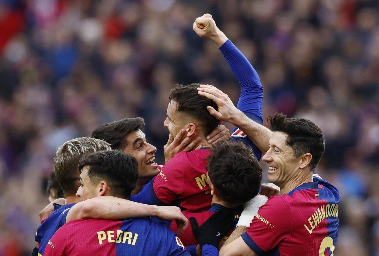 包含皇家社会客场失利，联赛前十位置未变的词条