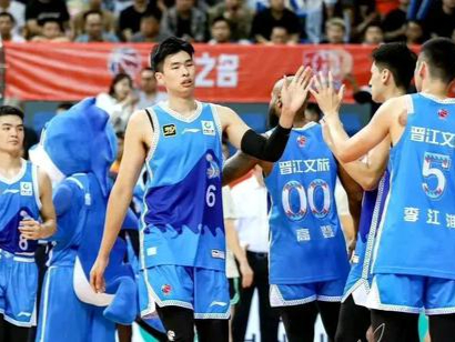 广厦队拿下关键胜利，稳固前四位置