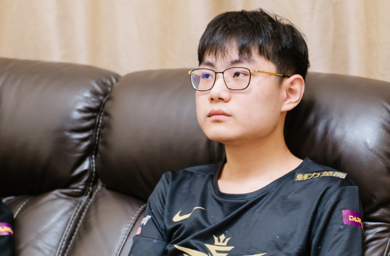 包含IG轻取DFM，ShowMaker关键团战开团秒人宿命之战淘汰赛，点燃全场激情的词条