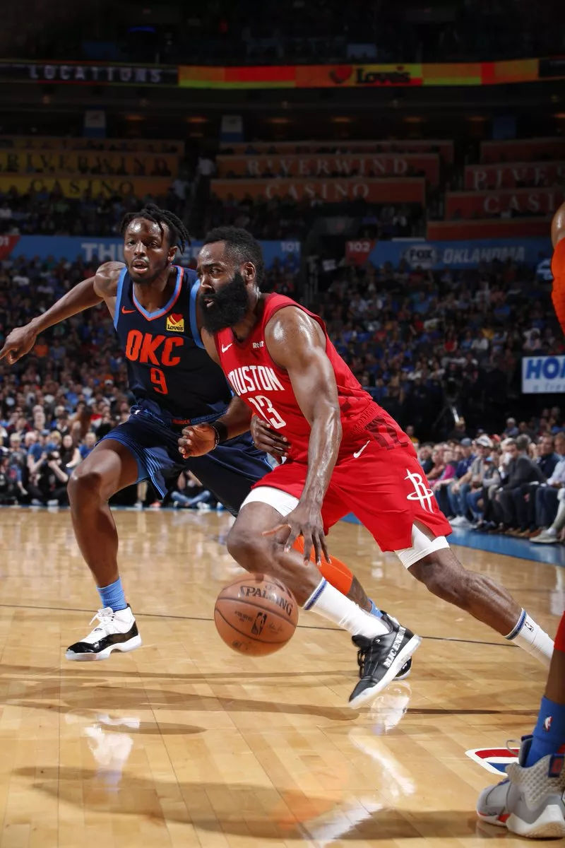 火箭再胜雷霆，继续保持不败纪录