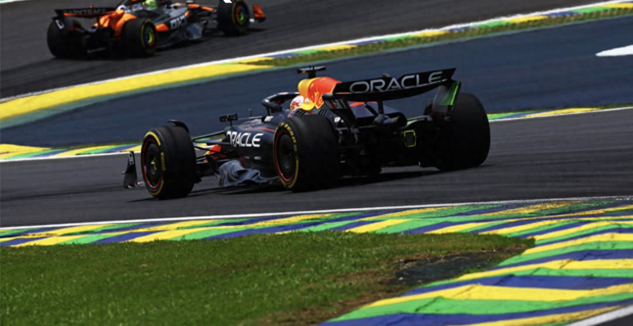 关于迈凯伦鏖战红牛车队,塞恩斯关键制胜的信息 关于迈凯伦鏖战红牛车队,塞恩斯关键制胜的信息