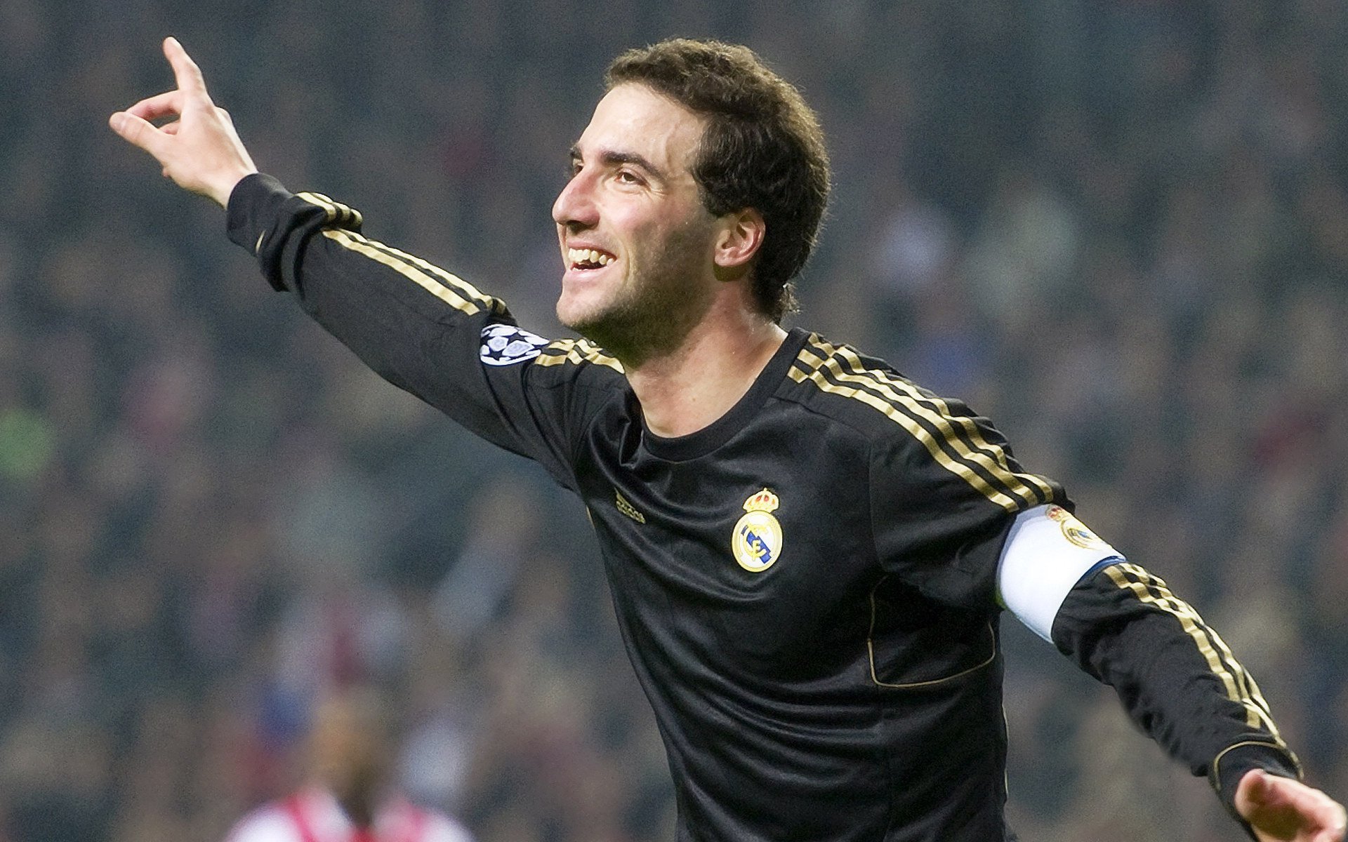 逆袭之夜,索伯车队绝地翻盘威廉姆斯,皮亚斯特里闪耀成最大亮点